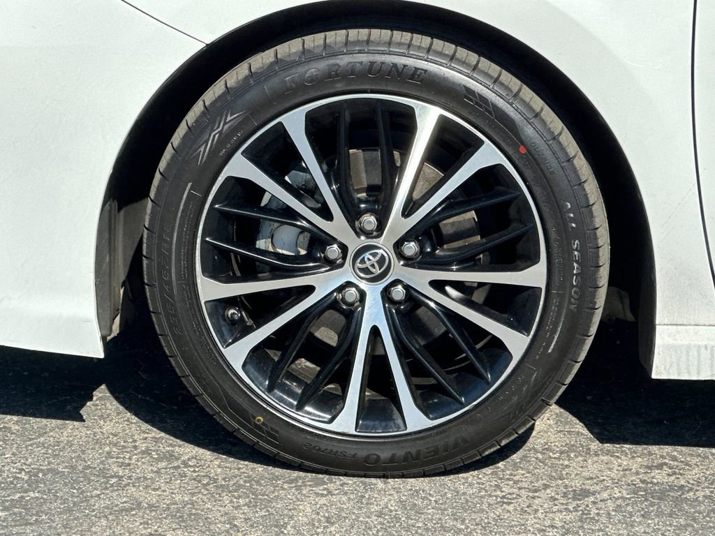 Used 2018 Toyota Camry SE FWD image 22