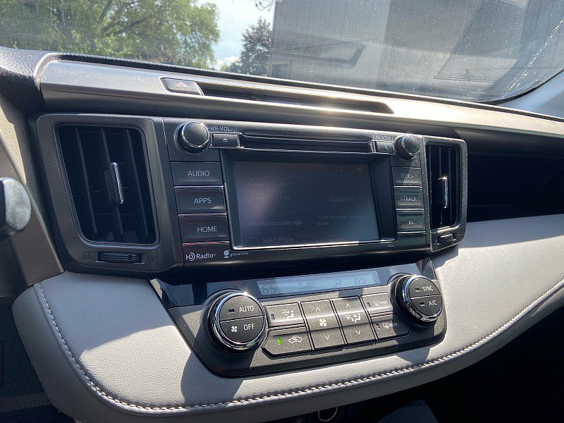 Used 2014 Toyota RAV4 XLE AWD/4WD image 12