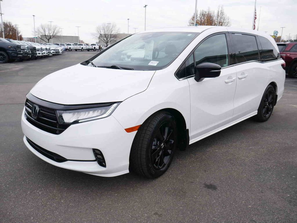 Used 2023 Honda Odyssey Sport image 4