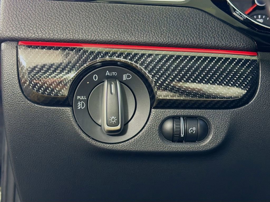 Used 2018 Volkswagen Jetta GLI FWD image 11
