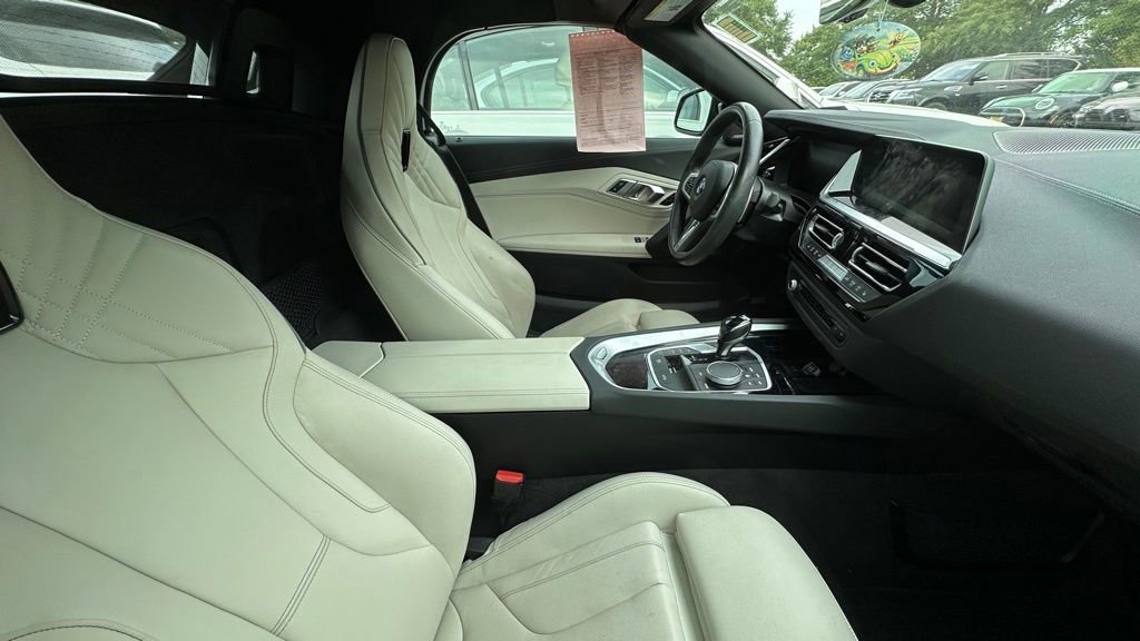 Certified 2022 BMW Z4 sDrive30i w/ Premium Package RWD image 5