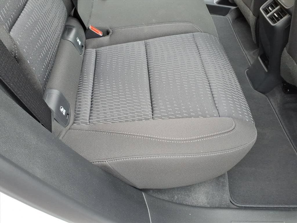 Used 2026 Chevrolet Equinox LT FWD image 18