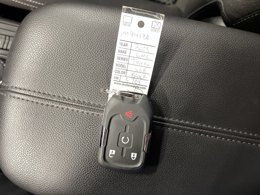 Certified 2023 GMC Terrain SLE w/ Driver Convenience Package AWD/4WD image 29