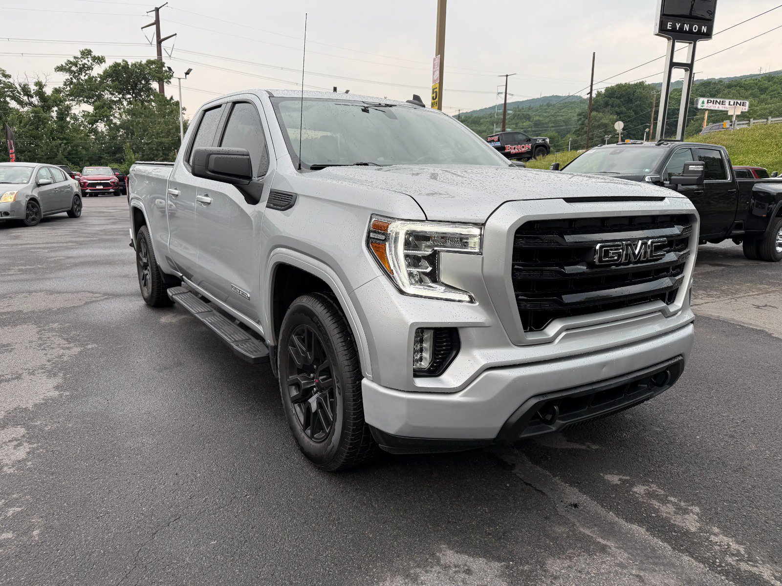 Certified 2022 GMC Sierra 1500 Elevation w/ LPO, Elevation Black Package AWD/4WD image 7