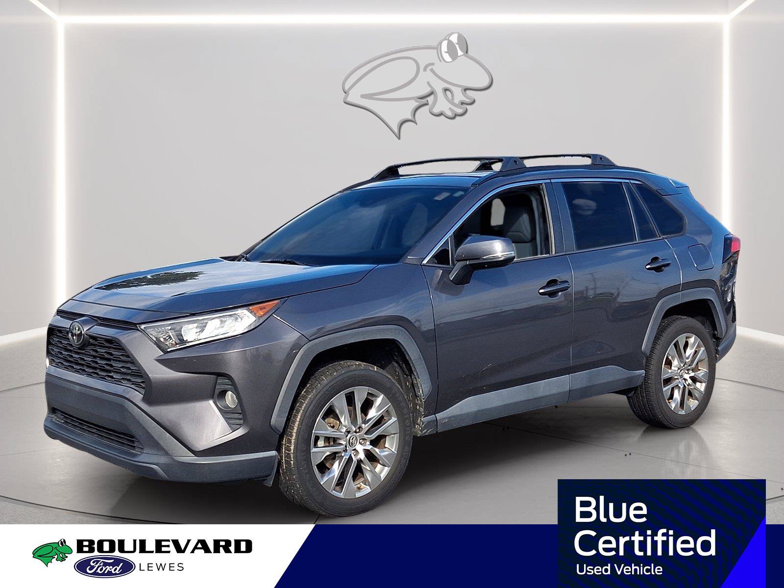 Used 2020 Toyota RAV4 XLE Premium FWD image 1