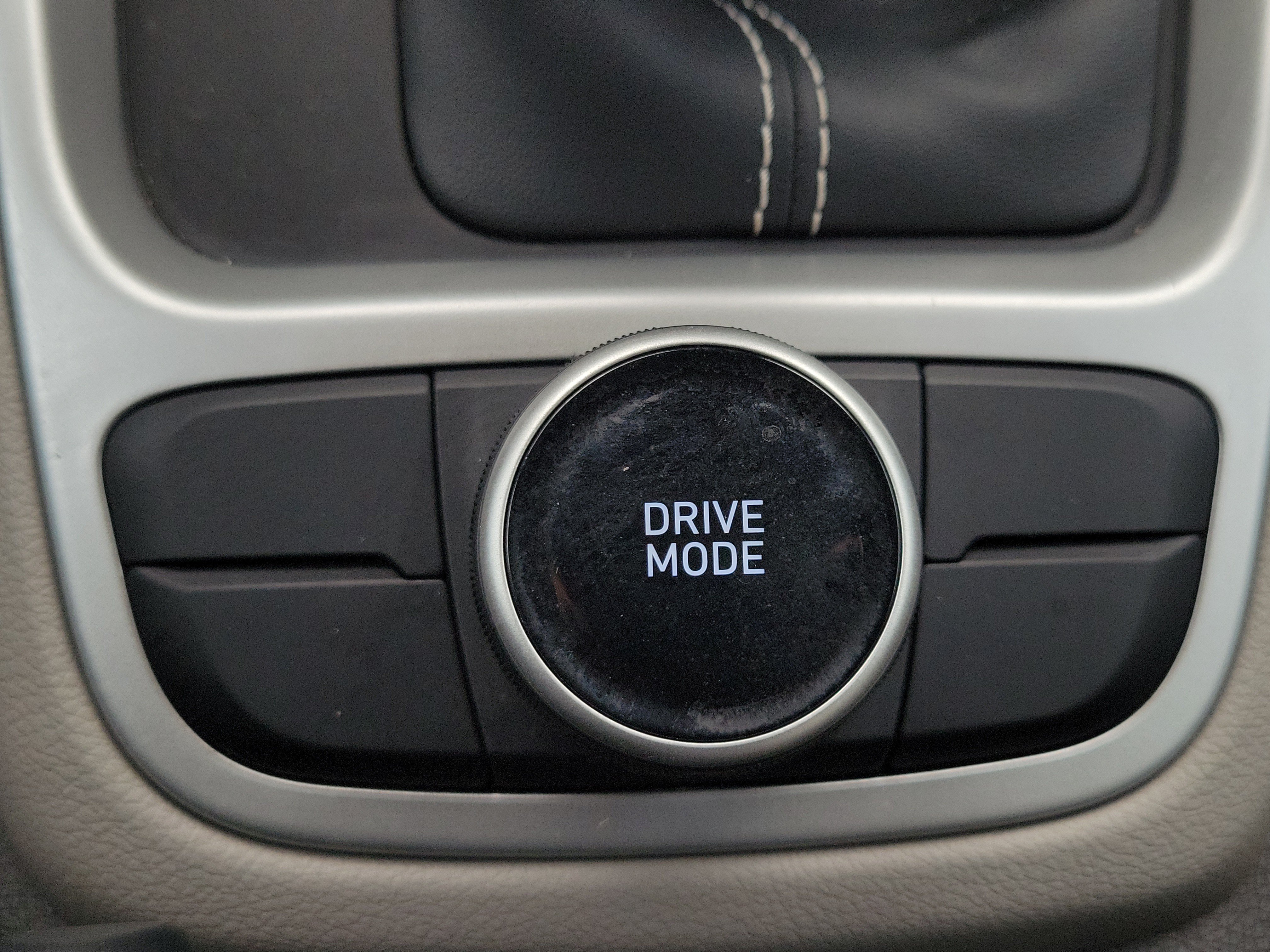 Used 2021 Hyundai Venue SEL FWD image 28