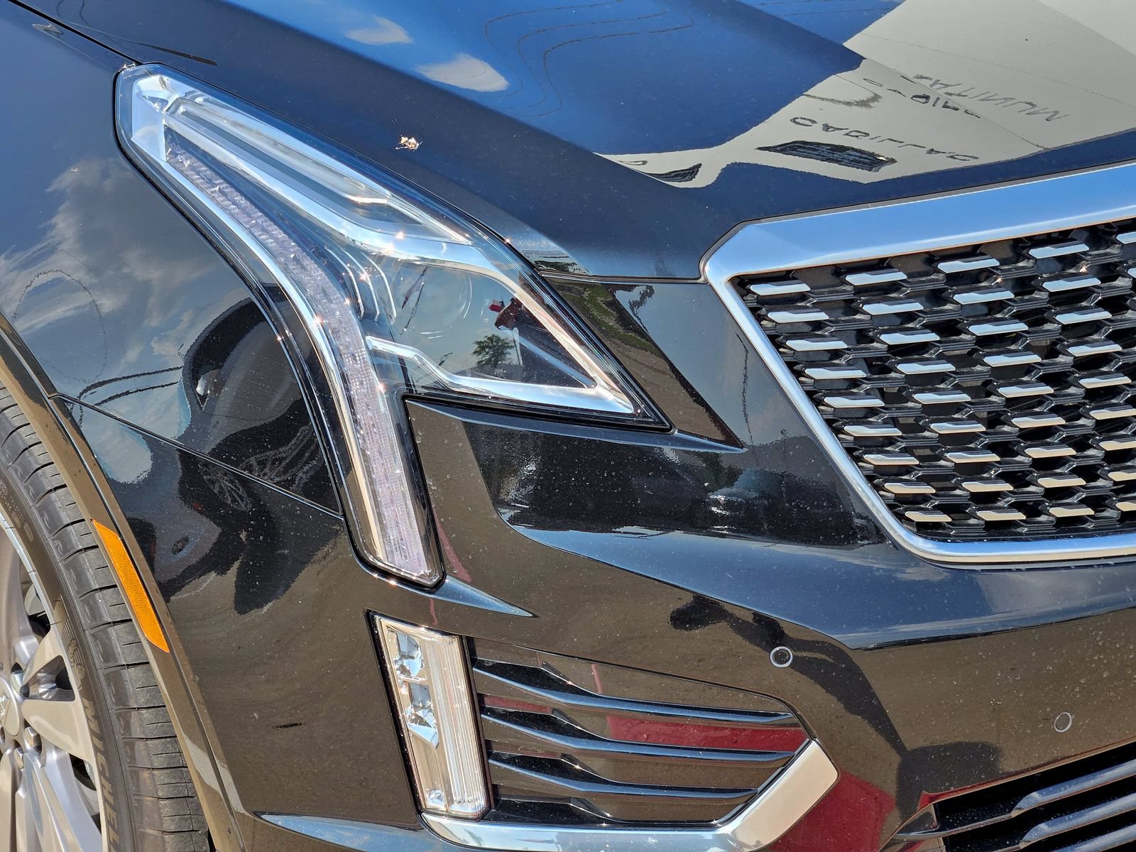 Certified 2025 Cadillac XT5 Premium Luxury FWD image 9