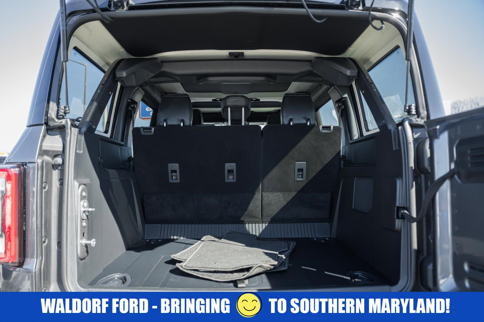 Used 2025 Ford Bronco Badlands image 10