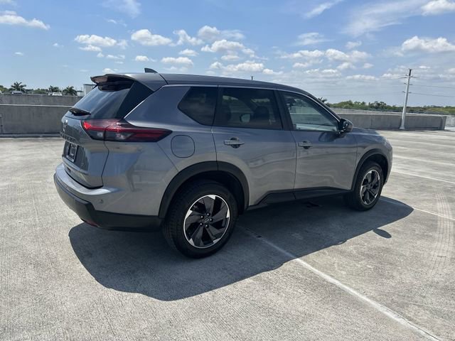 Used 2024 Nissan Rogue SV image 39