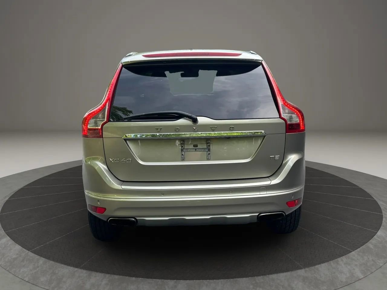 Used 2016 Volvo XC60 T5 Premier w/ Proximity Package FWD image 3