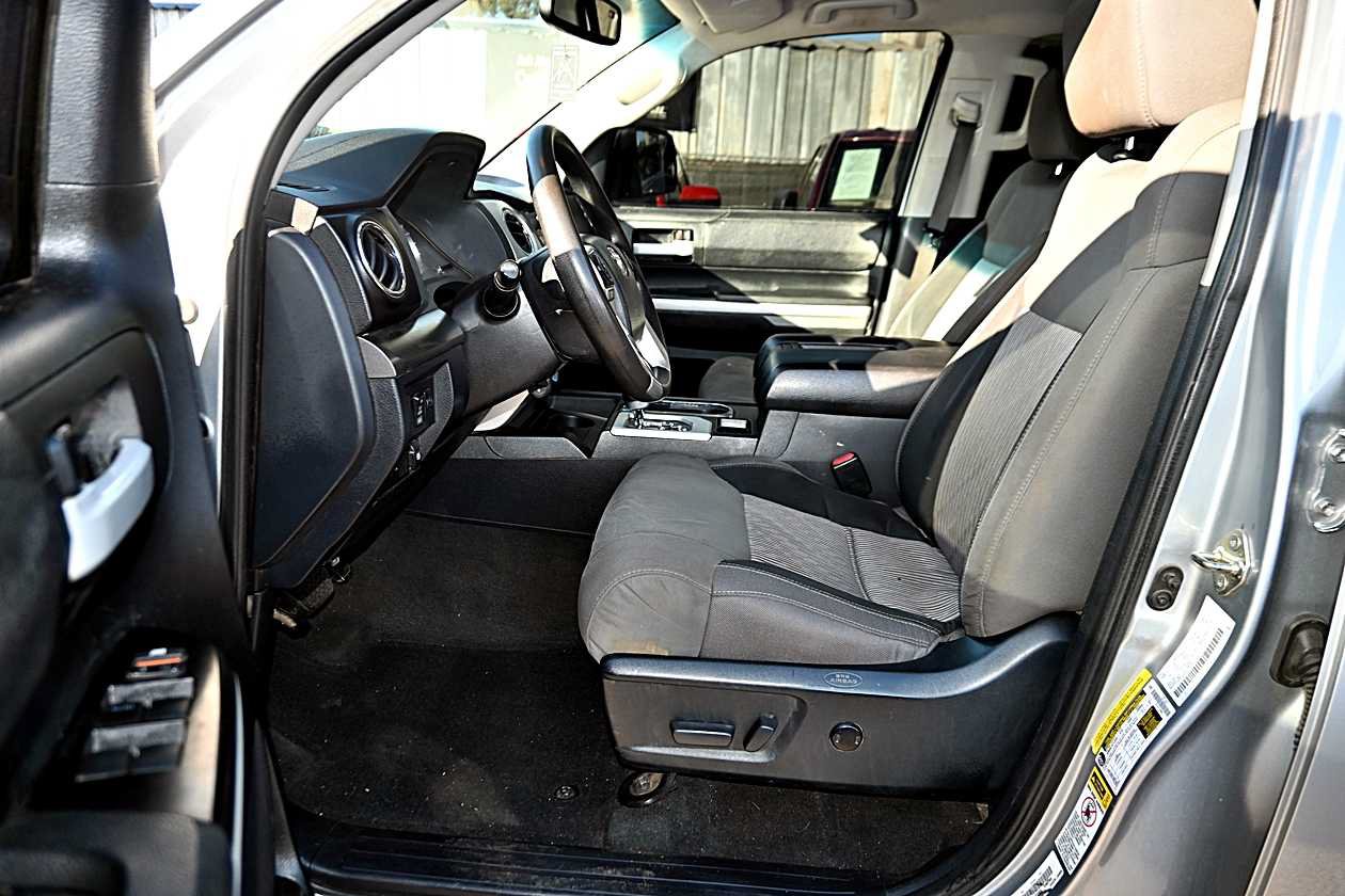 Used 2017 Toyota Tundra SR5 w/ SR5 Upgrade Package RWD image 12