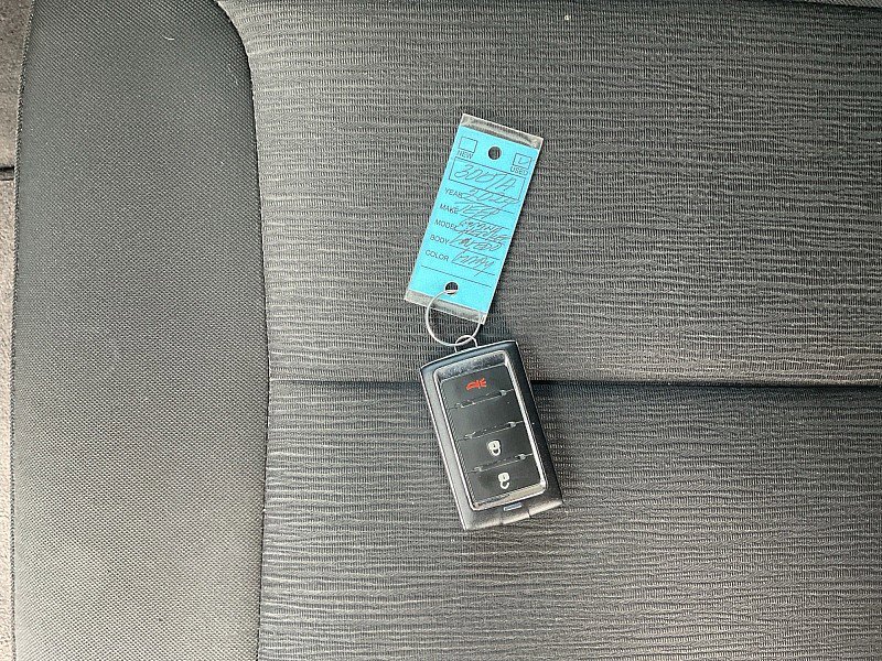 Used 2024 Jeep Grand Cherokee Laredo w/ Trailer Tow Package image 27