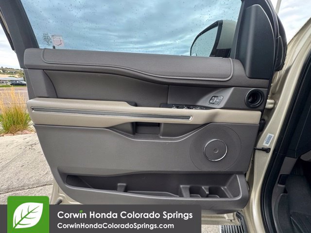Used 2018 Ford Expedition Max XLT w/ Equipment Group 202A AWD/4WD image 26