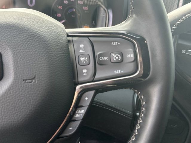 Used 2024 RAM 3500 Limited image 32