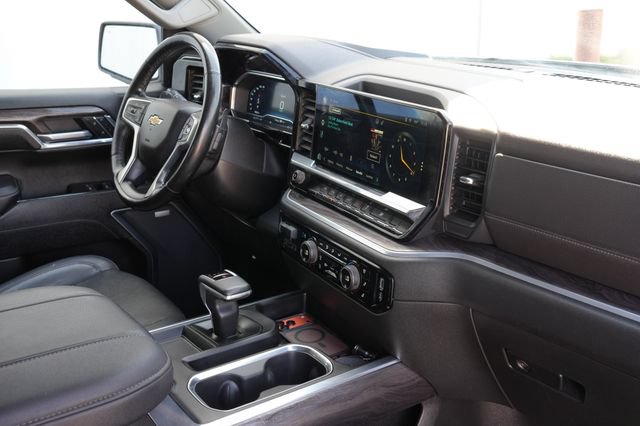 Used 2023 Chevrolet Silverado 1500 LTZ AWD/4WD image 18