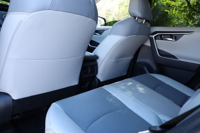 Used 2025 Toyota RAV4 Limited w/ Advanced Technology Package image 34