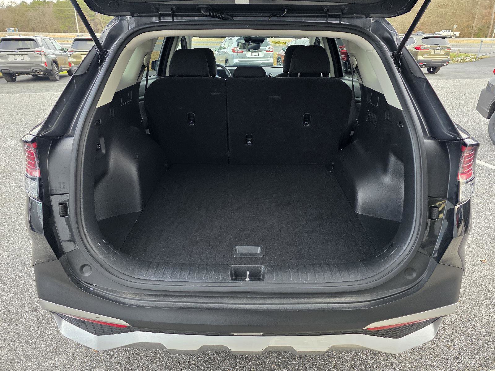 Used 2024 Kia Sportage LX image 7