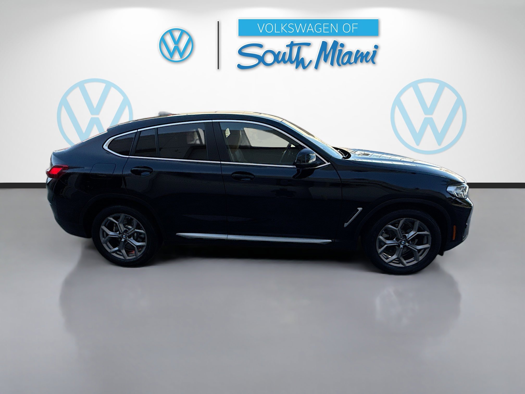 Used 2023 BMW X4 xDrive30i w/ Premium Package image 8