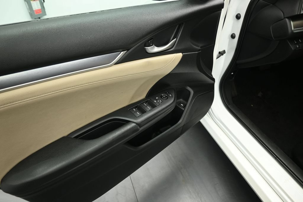 Used 2016 Honda Civic Touring image 8