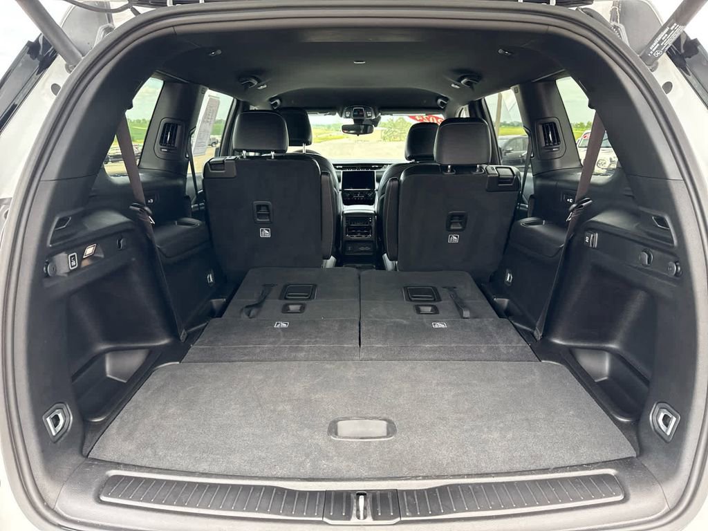 Used 2024 Jeep Grand Cherokee L Limited image 14