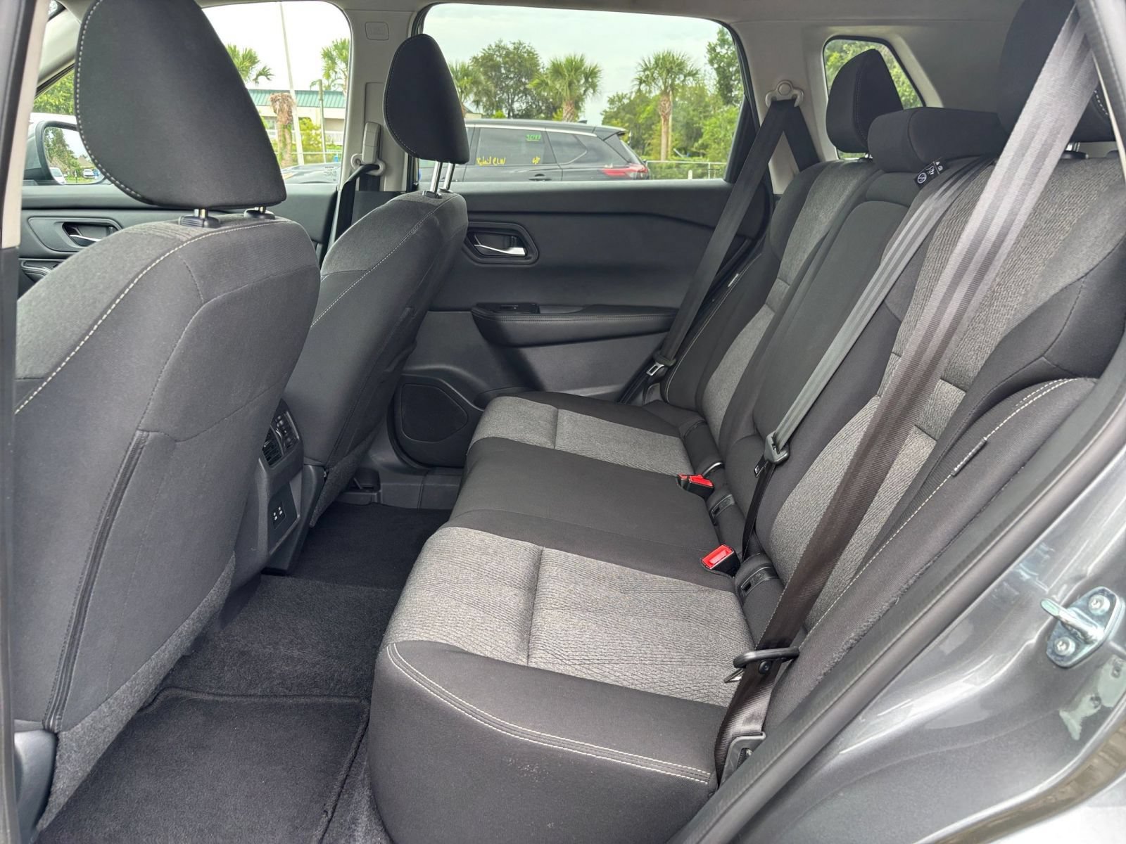 Used 2025 Nissan Rogue SV AWD/4WD image 29