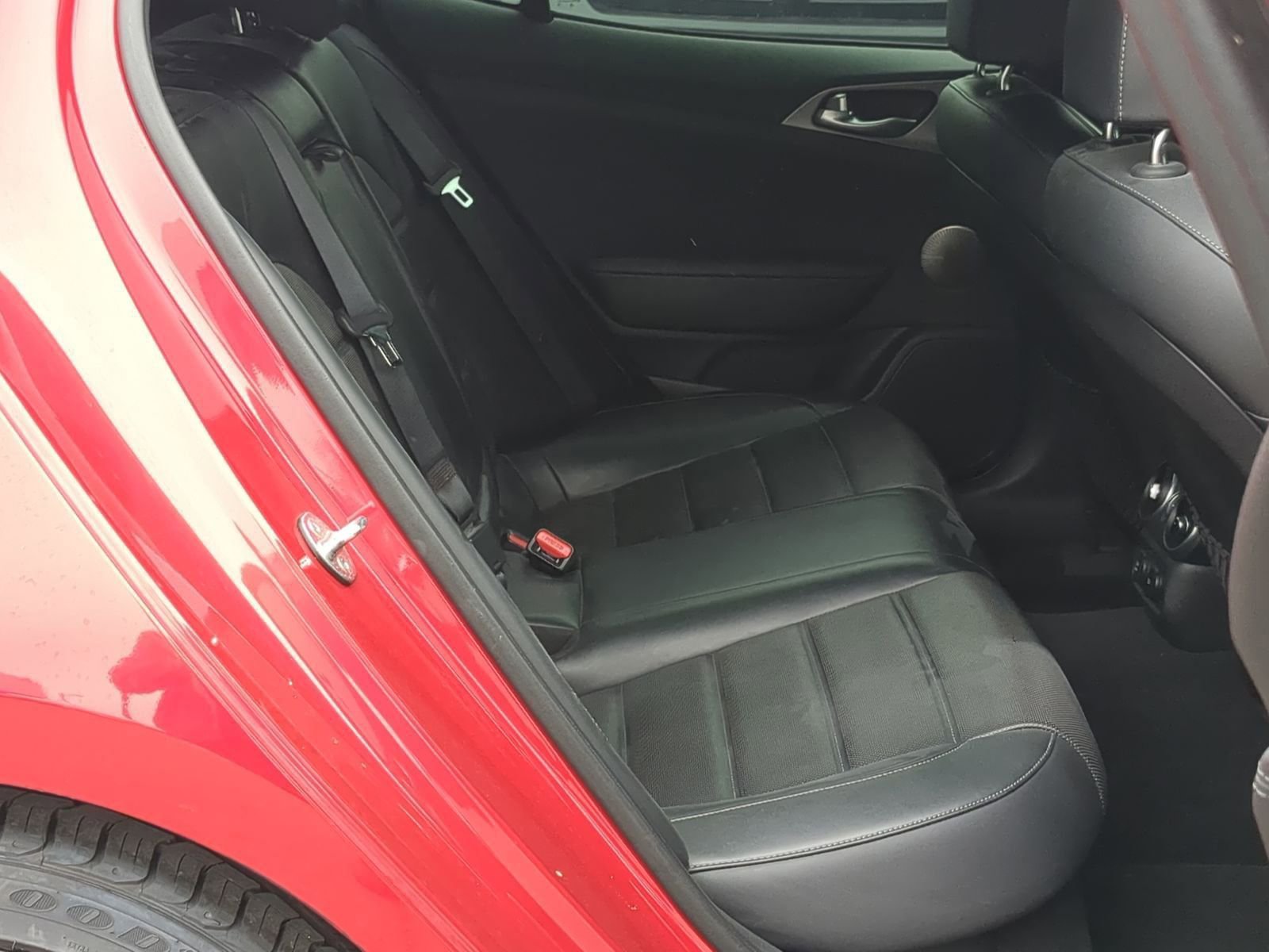 Used 2018 Kia Stinger GT2 image 23