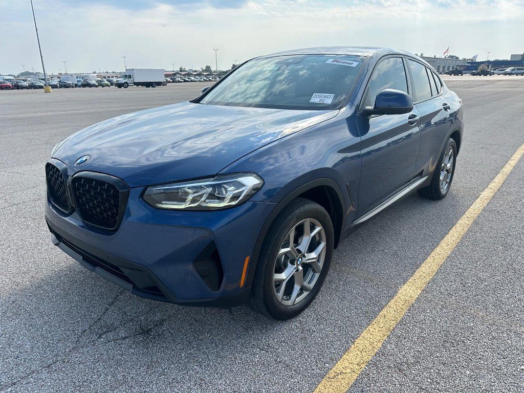 Used 2024 BMW X4 xDrive30i w/ Premium Package AWD/4WD image 7