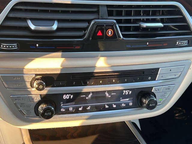 Used 2020 BMW 745e xDrive image 18