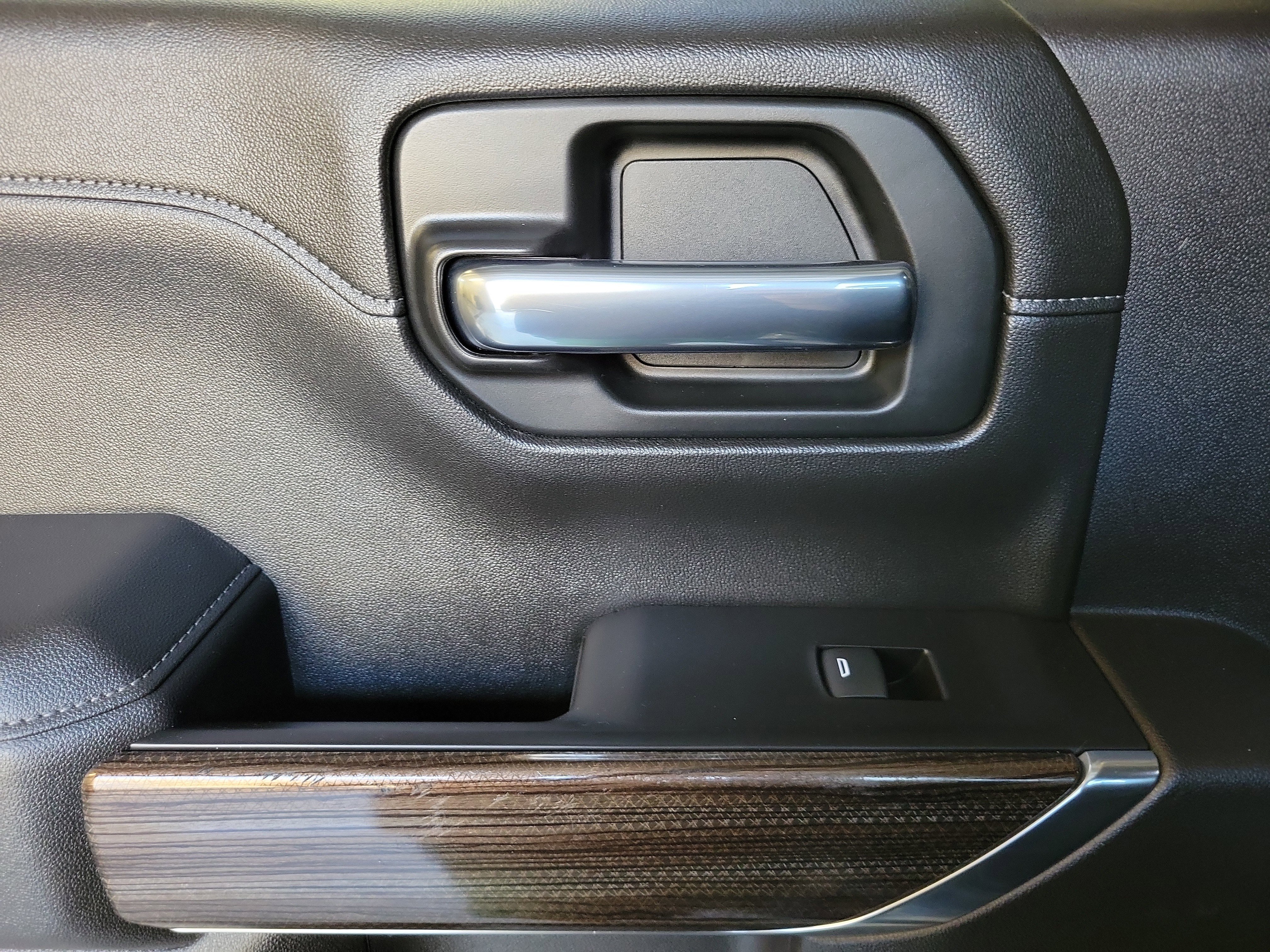Used 2021 Chevrolet Silverado 1500 LT Trail Boss w/ Bed Protection Package image 15