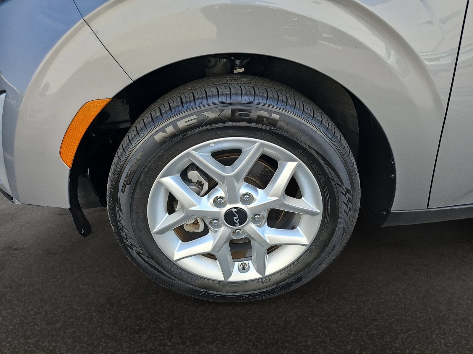 Used 2025 Kia Soul LX w/ LX Technology Package FWD image 40