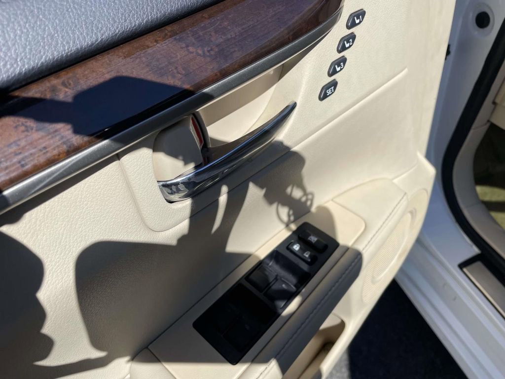 Used 2014 Lexus ES 350 350 w/ Luxury Package image 27