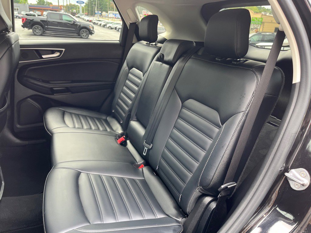 Used 2024 Ford Edge SEL image 11