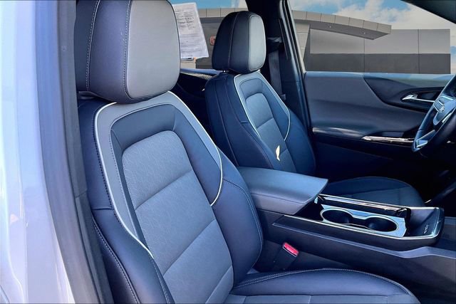 Used 2025 Chevrolet Equinox LT w/ Convenience Package II image 8