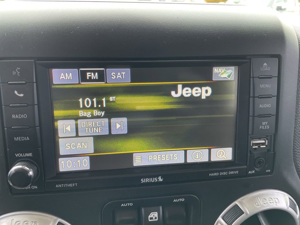 Used 2017 Jeep Wrangler Unlimited Sahara w/ Connectivity Group image 10