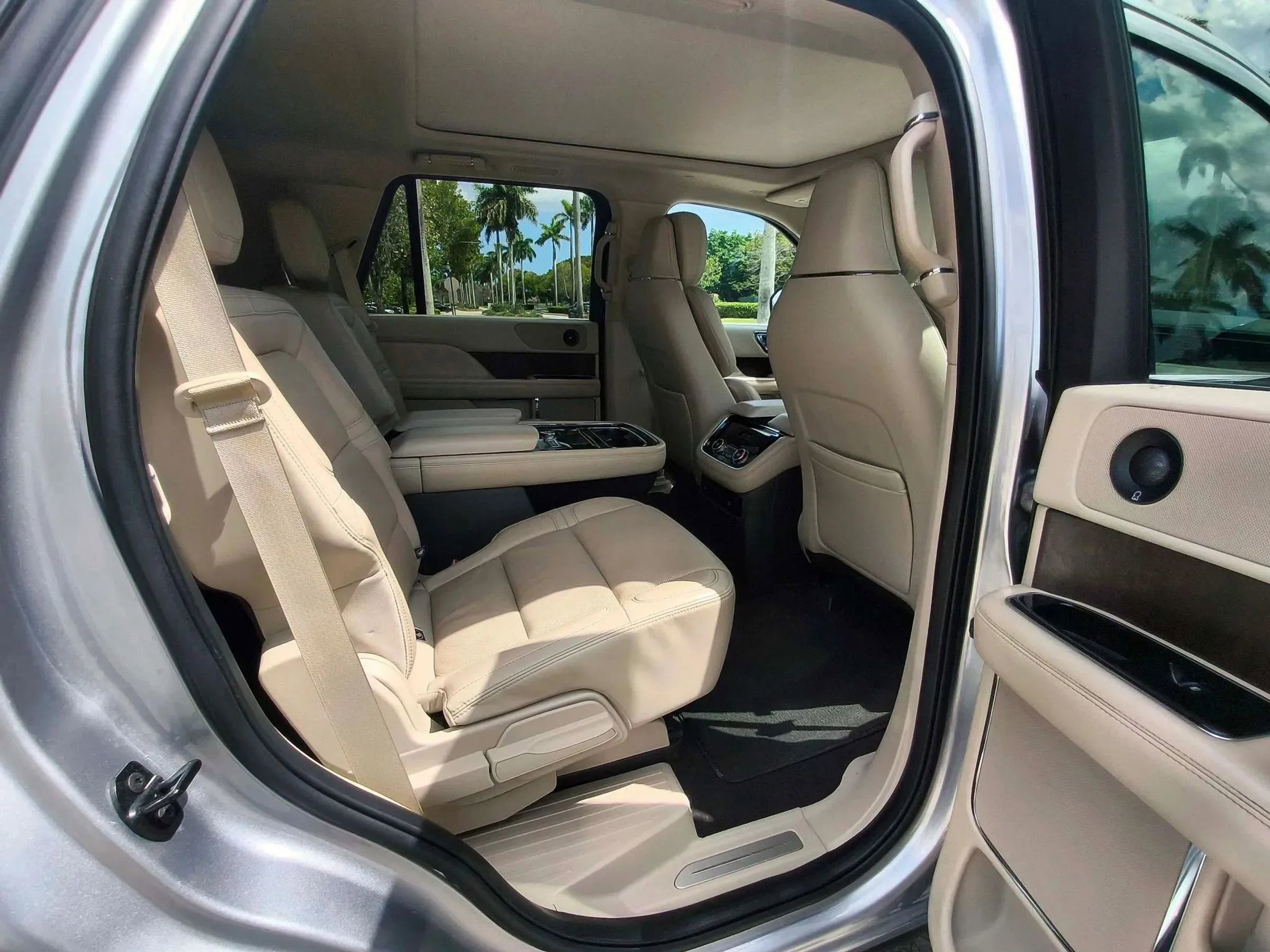 Used 2020 Lincoln Navigator Reserve w/ Equipment Group 201A Reserve RWD image 40