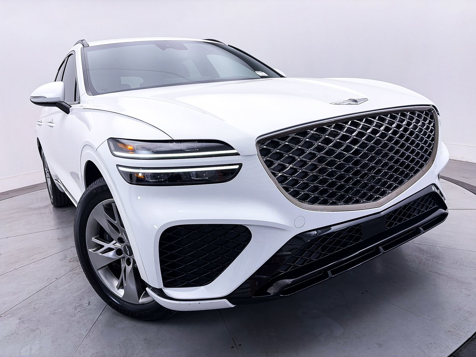 Used 2022 Genesis GV70 3.5T Sport image 7