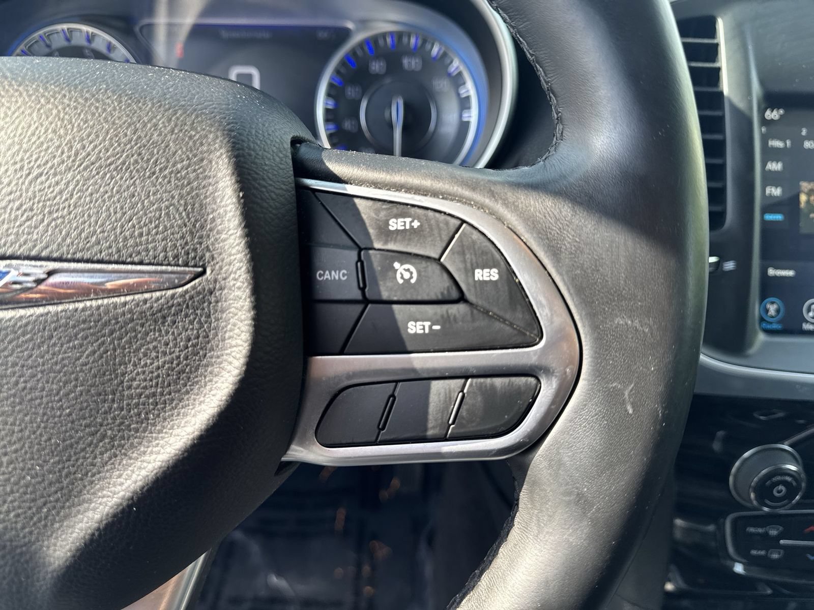 Used 2017 Chrysler 300 Limited RWD image 22