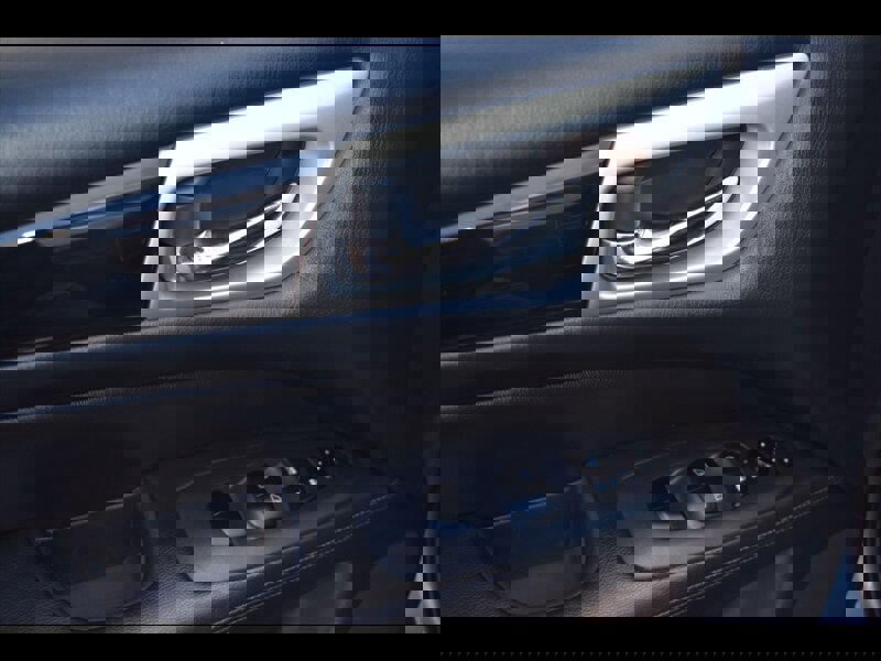 Used 2018 Nissan Pathfinder SV image 20