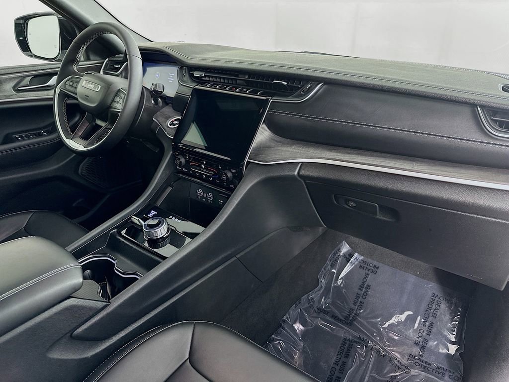 Certified 2025 Jeep Grand Cherokee Limited image 39