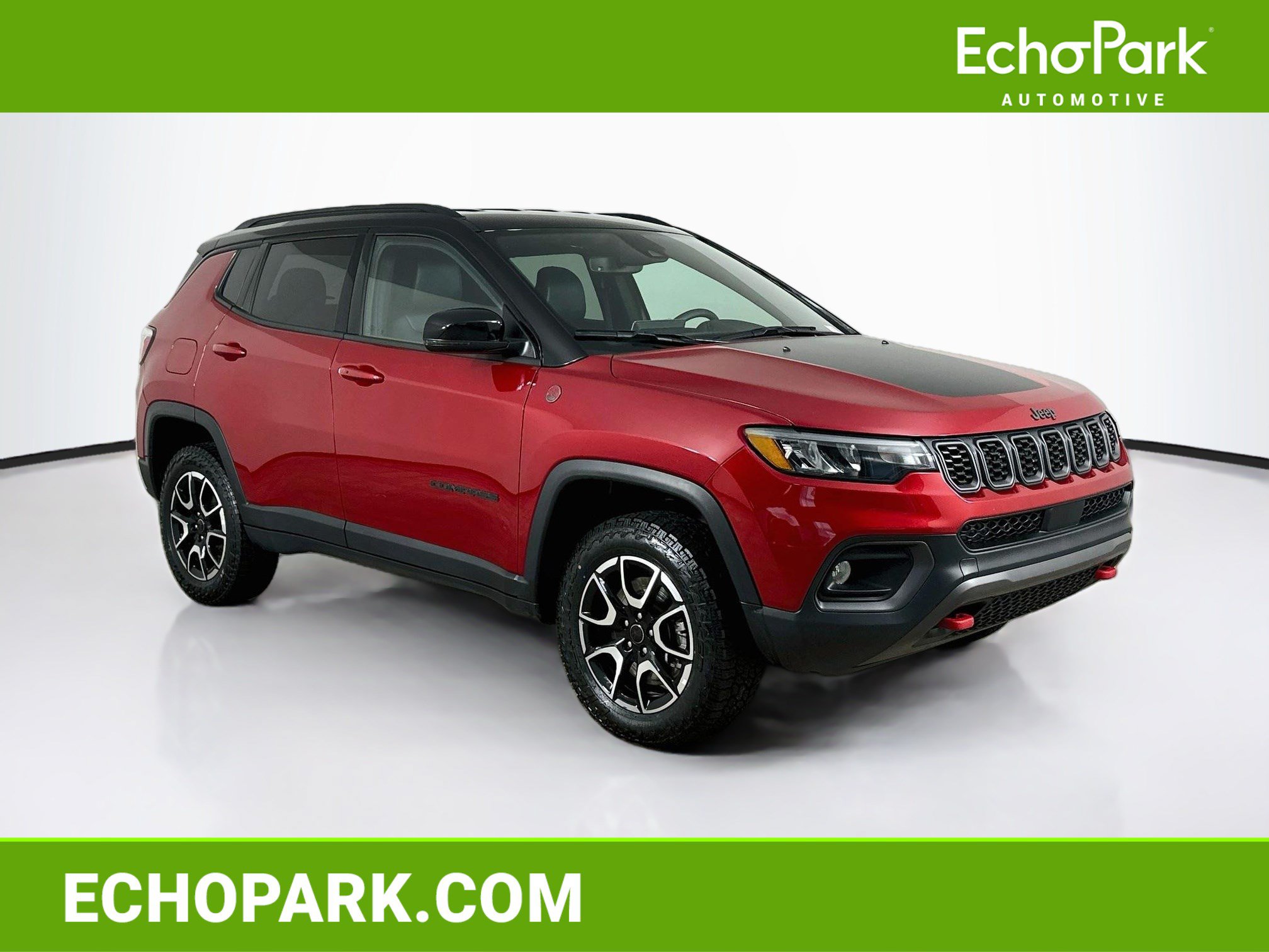 Used 2025 Jeep Compass Trailhawk AWD/4WD image 1