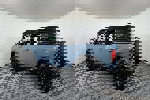 Used 2023 Ford Bronco Black Diamond image 3