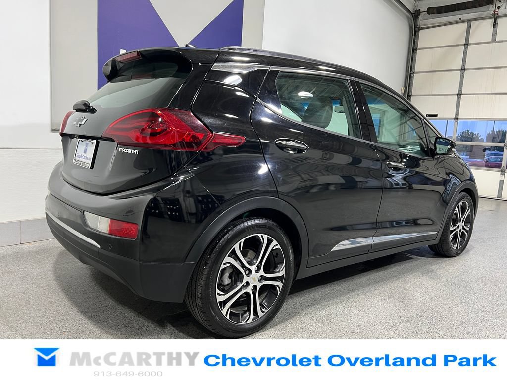 Used 2017 Chevrolet Bolt Premier w/ Driver Confidence II Package FWD image 5