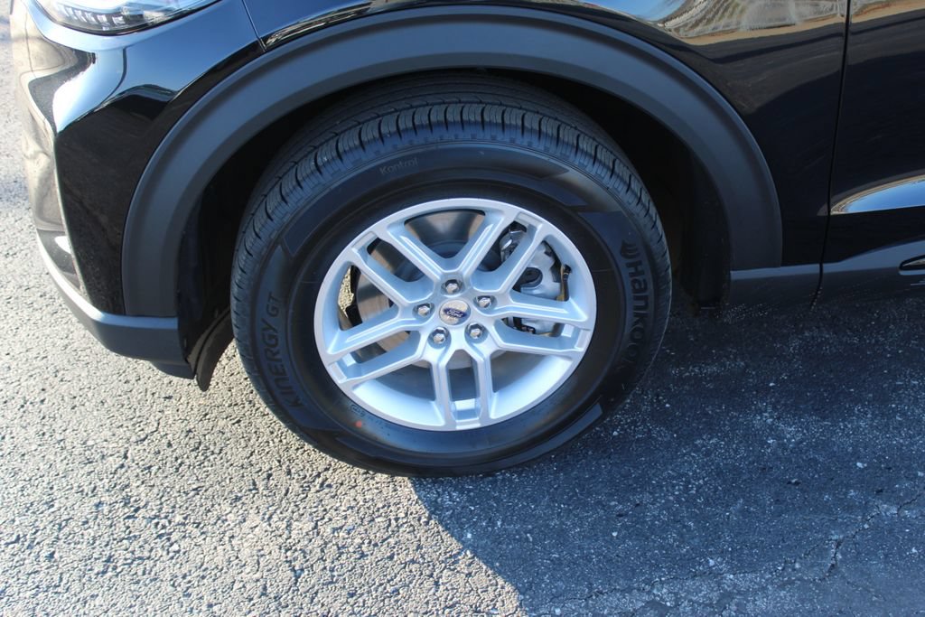 New 2026 Ford Explorer Active AWD/4WD image 3