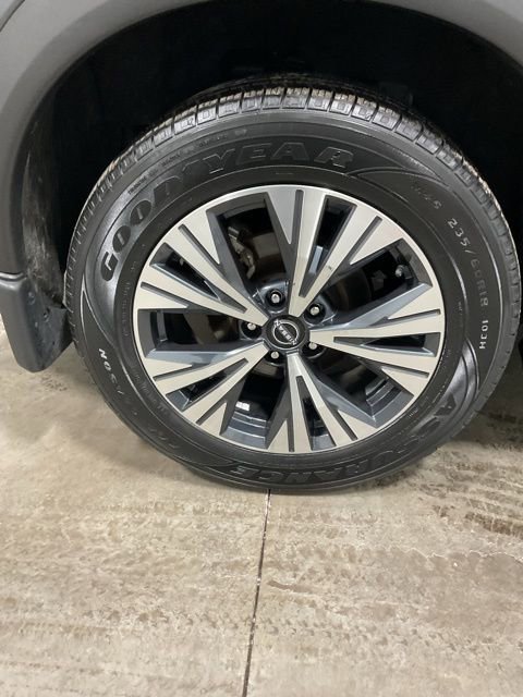 Used 2023 Nissan Rogue SV image 7