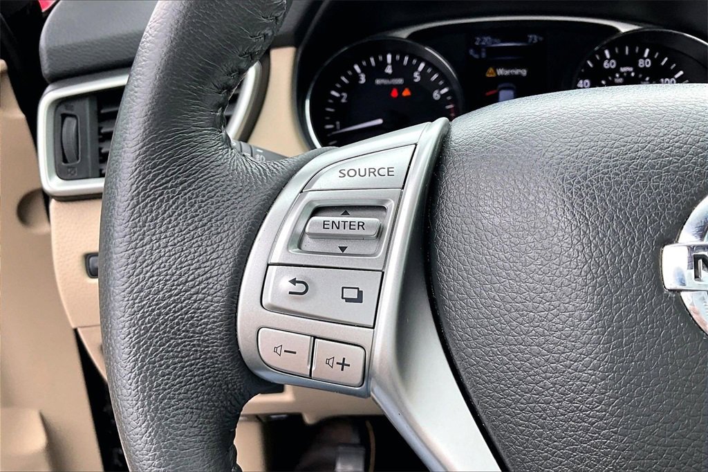 Used 2016 Nissan Rogue SL w/ SL Premium Package image 24