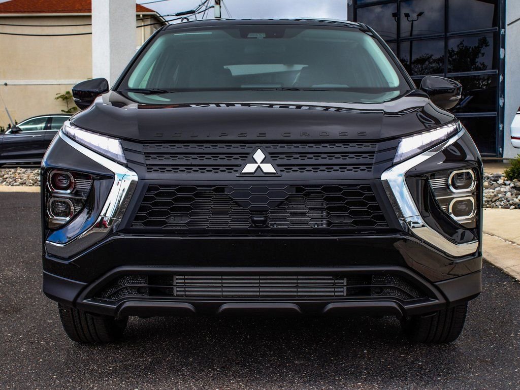 New 2026 Mitsubishi Eclipse Cross LE image 2