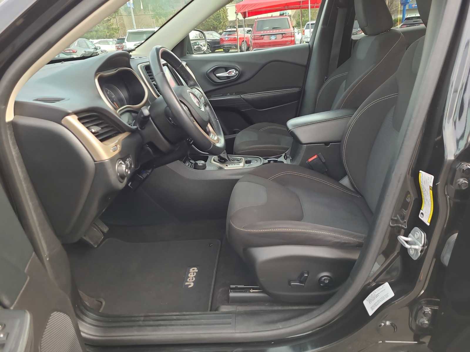 Used 2016 Jeep Cherokee Latitude image 19