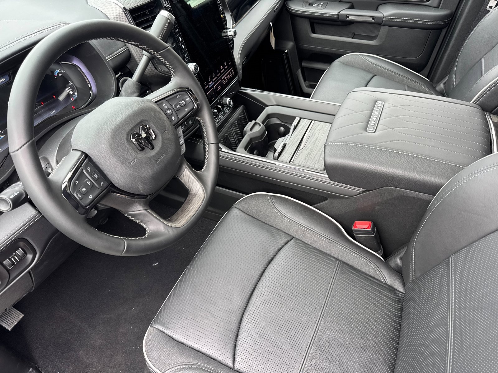 New 2025 RAM 3500 Limited image 10