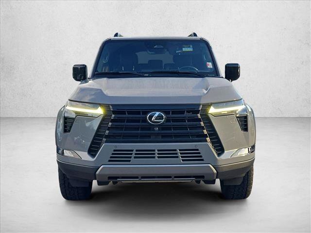 Used 2024 Lexus GX 550 AWD/4WD image 2