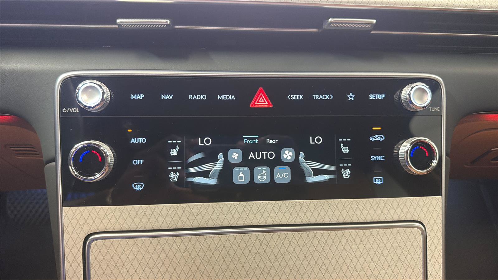 Used 2026 Genesis GV80 2.5T Advanced AWD/4WD image 18
